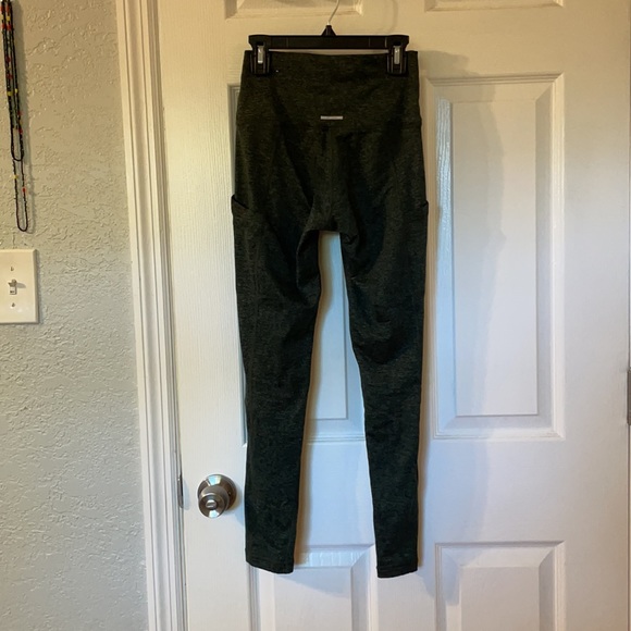 Aerie leggings, with pockets :) - Picture 2 of 4